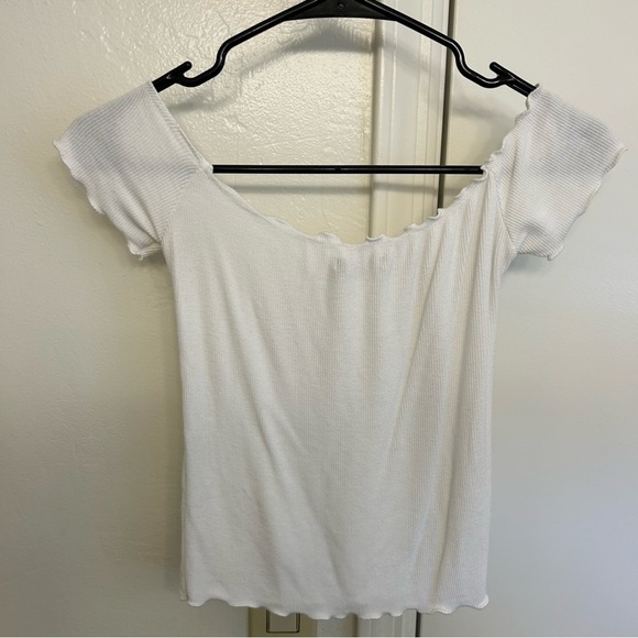 Brandy Melville White Ribbed Ruffled Sleeve Top One Size Fits All Casual Stretch - Picture 4 of 4